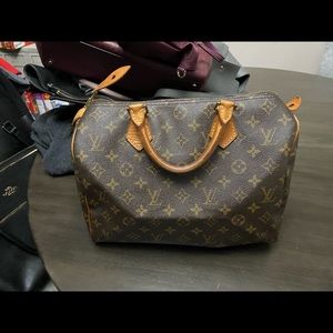 Louis Vuitton Speedy 30